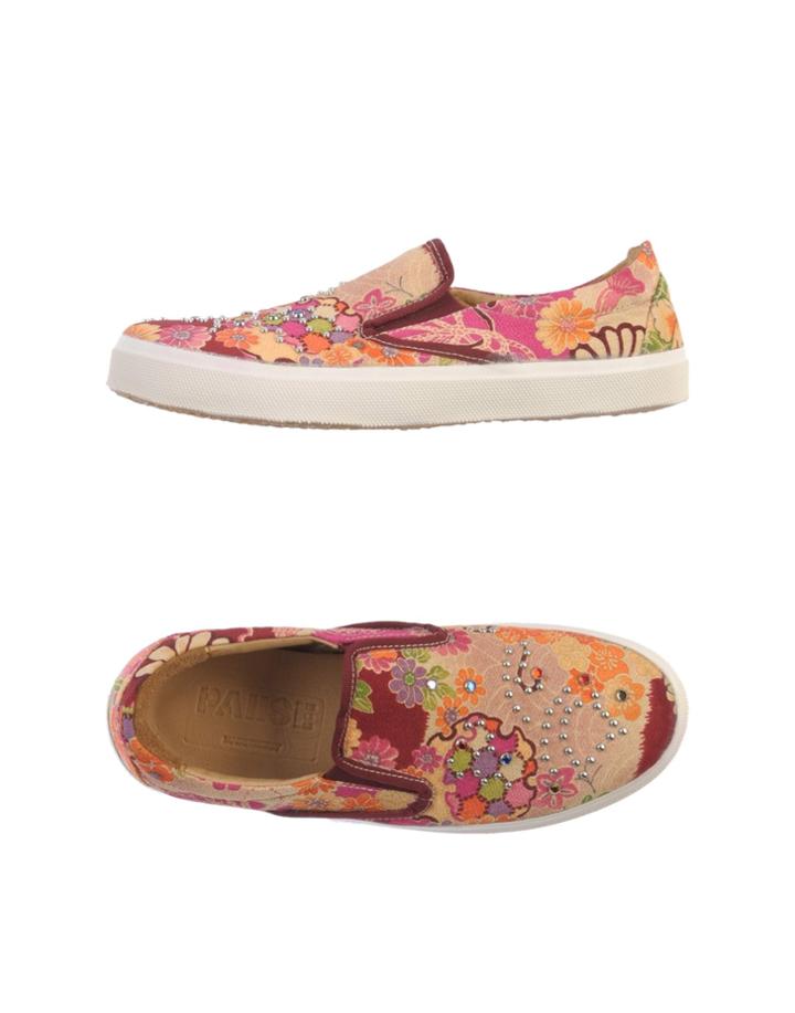 Pause Sneakers