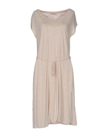 Simclan&reg; Knee-length Dresses
