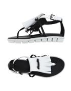 Vic Toe Strap Sandals