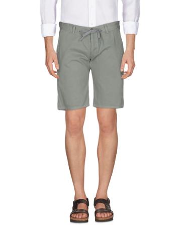 Red Ear Japan By Paul Smith Bermudas