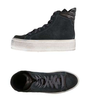 Osey Sneakers