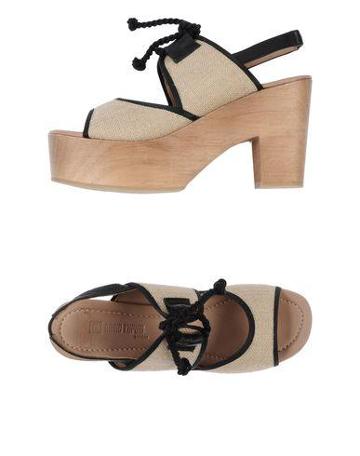 Anaid Kupuri Sandals