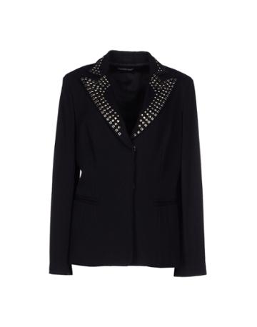 Daniela Drei Blazers