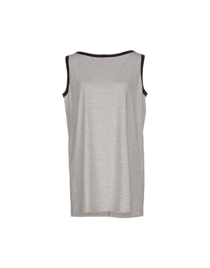 Se (sacreenfum ) Tank Tops