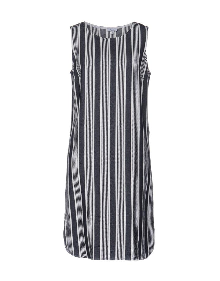 Madreperla Knee-length Dresses