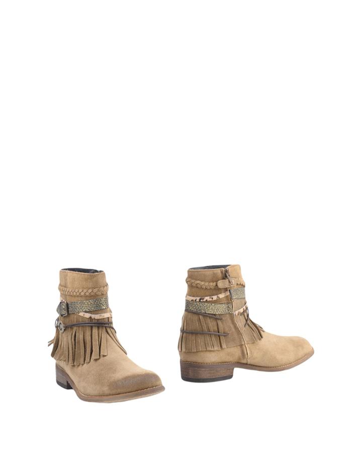 Clic Ankle Boots