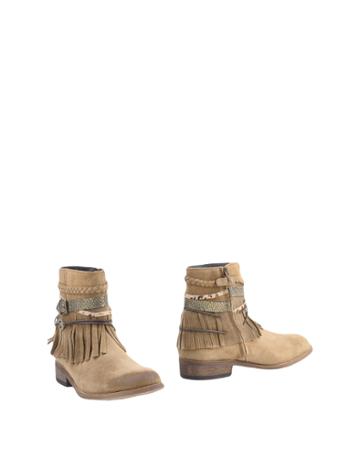 Clic Ankle Boots