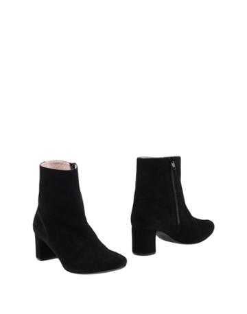Le Babe Ankle Boots