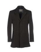 Yan Simmon Coats