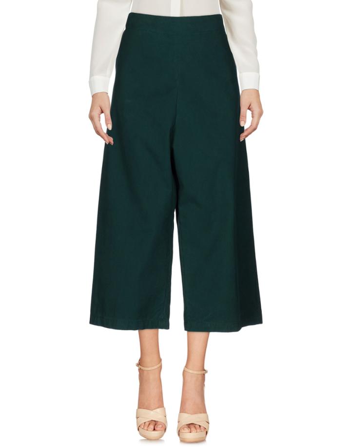 Laur T 3/4-length Shorts