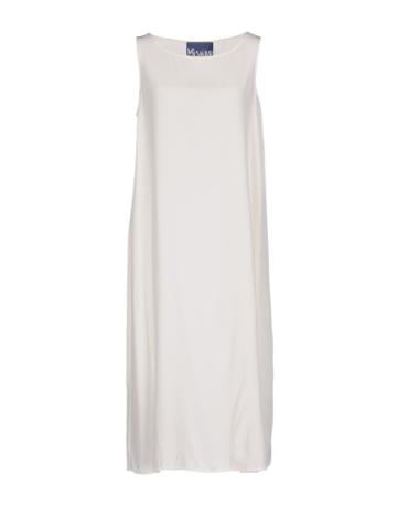 Mishap Knee-length Dresses