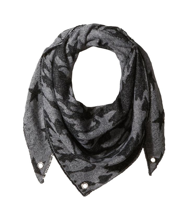 Steve Madden - Camo Stars Triangle Blanket Wrap