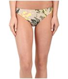 Vince Camuto - Crete Flower Classic Bottom