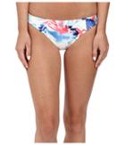 Vince Camuto - Santorini Classic Bottom W/ Logo Bar
