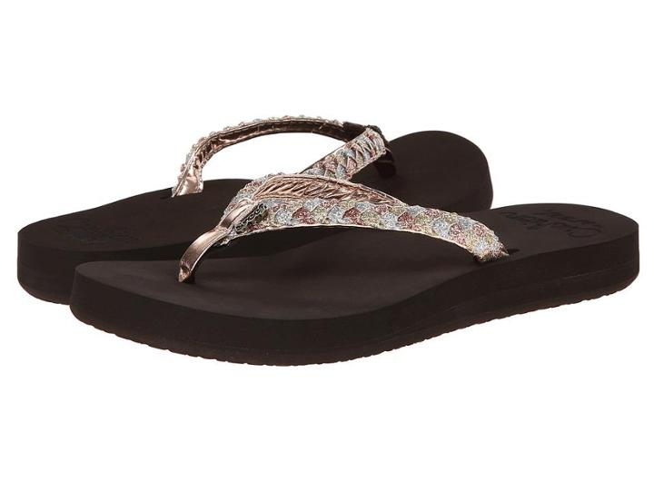 Reef Twisted Star Cushion