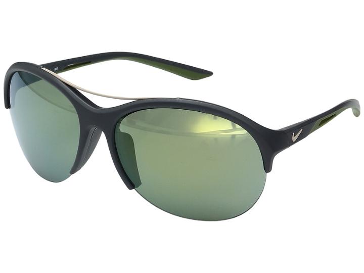 Nike - Flex Momentum R