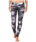 Onzie - Feathered Graphic Leggings