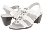 Munro American - Maggie