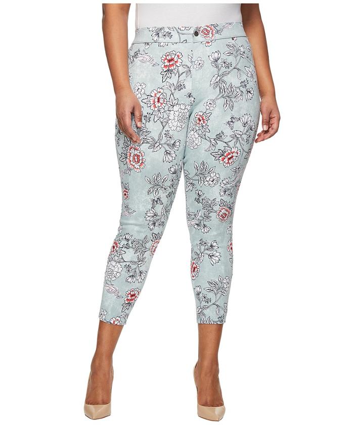 Hue - Plus Size Clouded Floral Essential Denim Skimmer