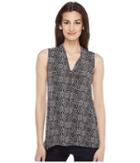Vince Camuto - Sleeveless Delicate Pebbles V-neck Top With Seam