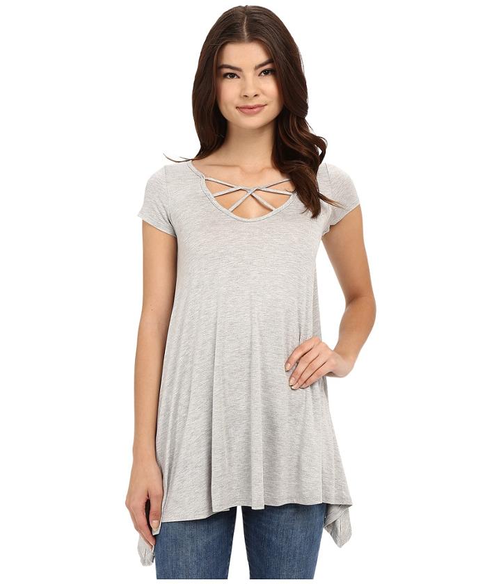 Culture Phit - Aubrianna Cap Sleeve Top With Front Twist