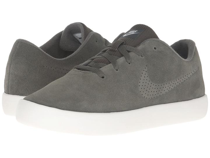 Nike - Essentialist Suede