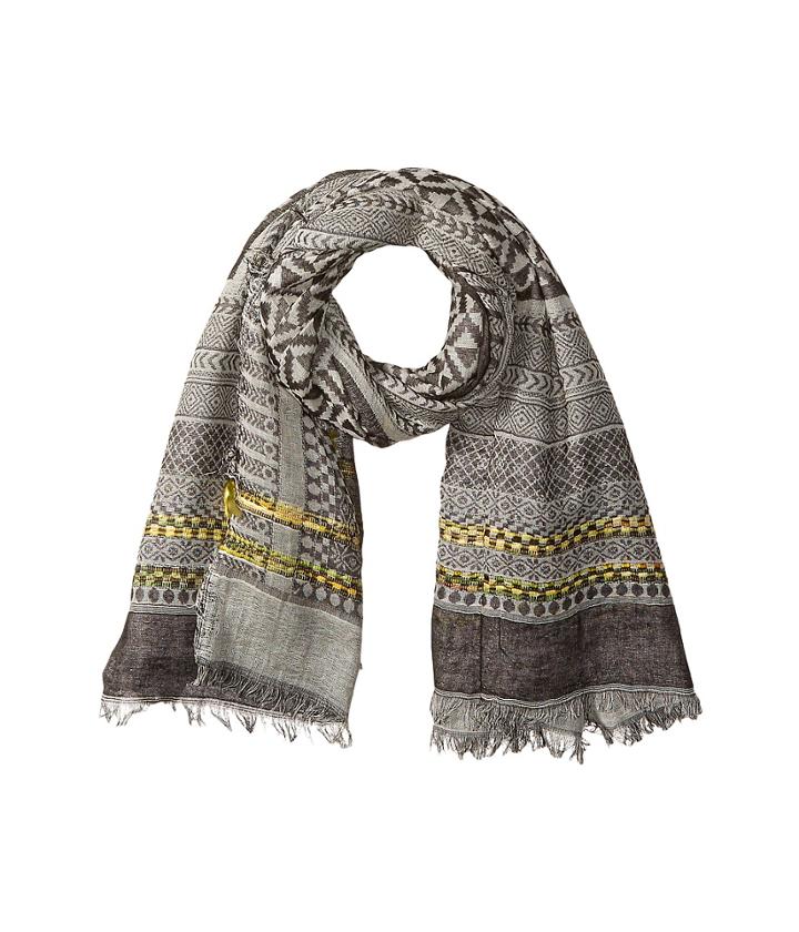 Steve Madden - Triangle Geometric Square Day Wrap