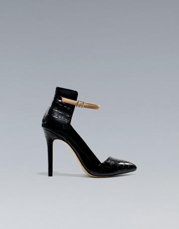 Vamp Shoe With Heel Back And High Heel