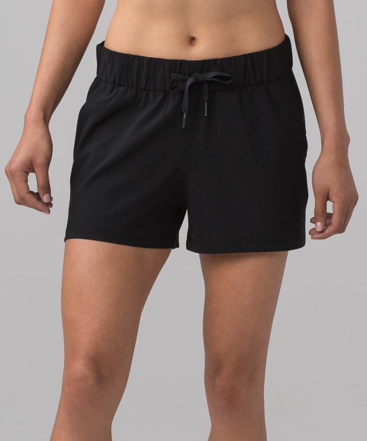 Lululemon On The Fly Short *woven *2.5