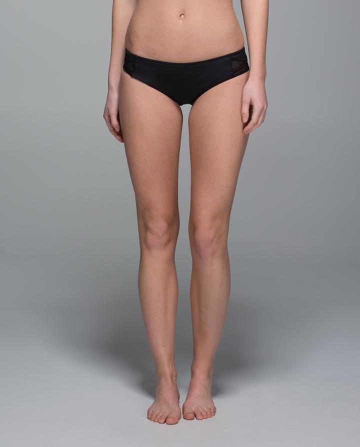 Lululemon Water: Surf To Sand Hipster
