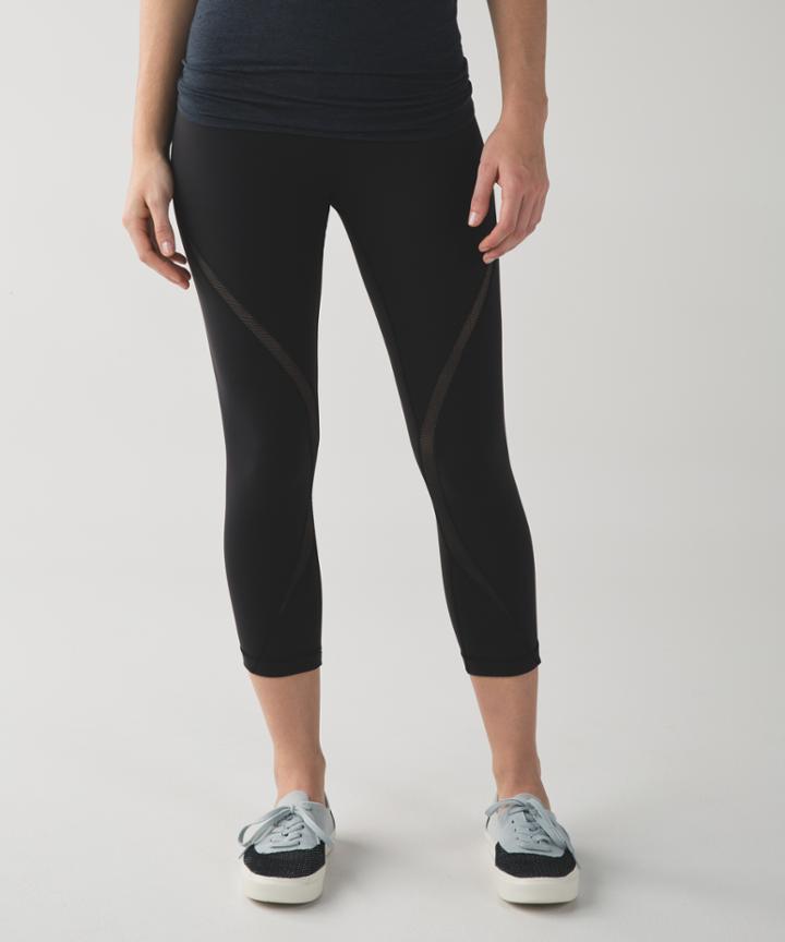 Lululemon Free Flow Crop